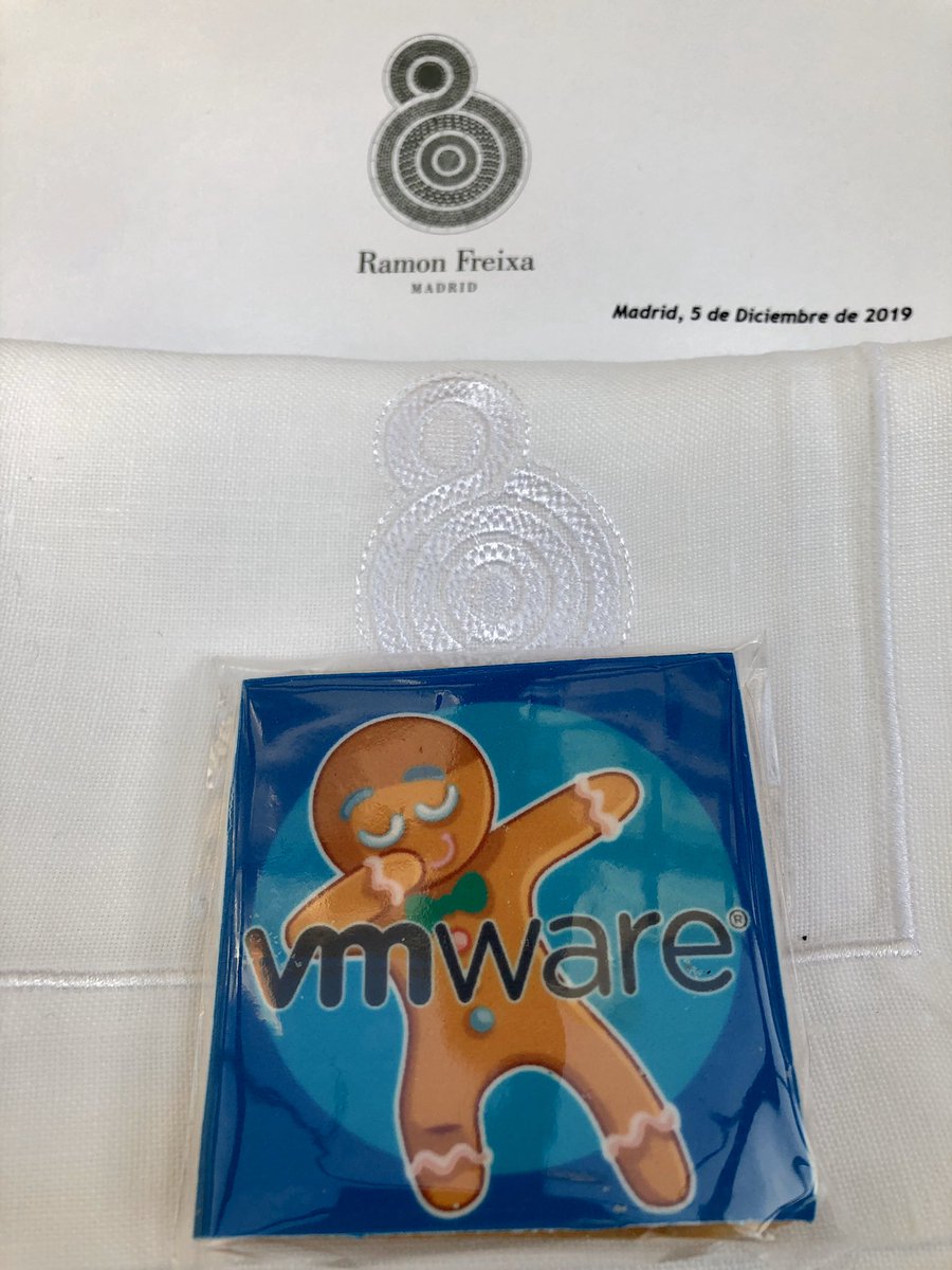 mnavarro_mnm's tweet photo. Celebrando un gran año con los amigos de la prensa especializada.

# VMware #VMwarePeople https://t.co/mAhNVaQboL
