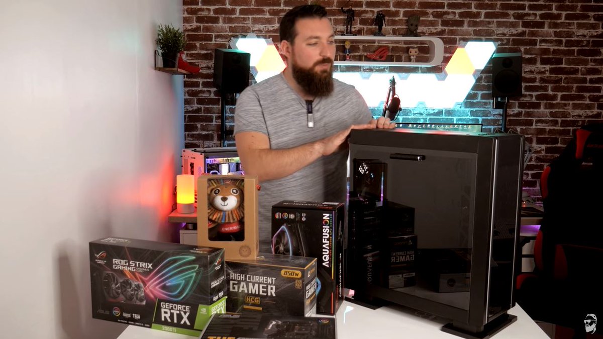 Enermax_FR's tweet photo. Un #setup #Gamer #incroyable sous tous les angles 😍😍 Découvrez comment @yt_guillaume sublime un #Saberay #ADV et un #AIO #AquaFusion 😎🤩 #AllIWantForChristmas #RGB https://t.co/pVDNzj1koh https://t.co/rVjCYszBXM