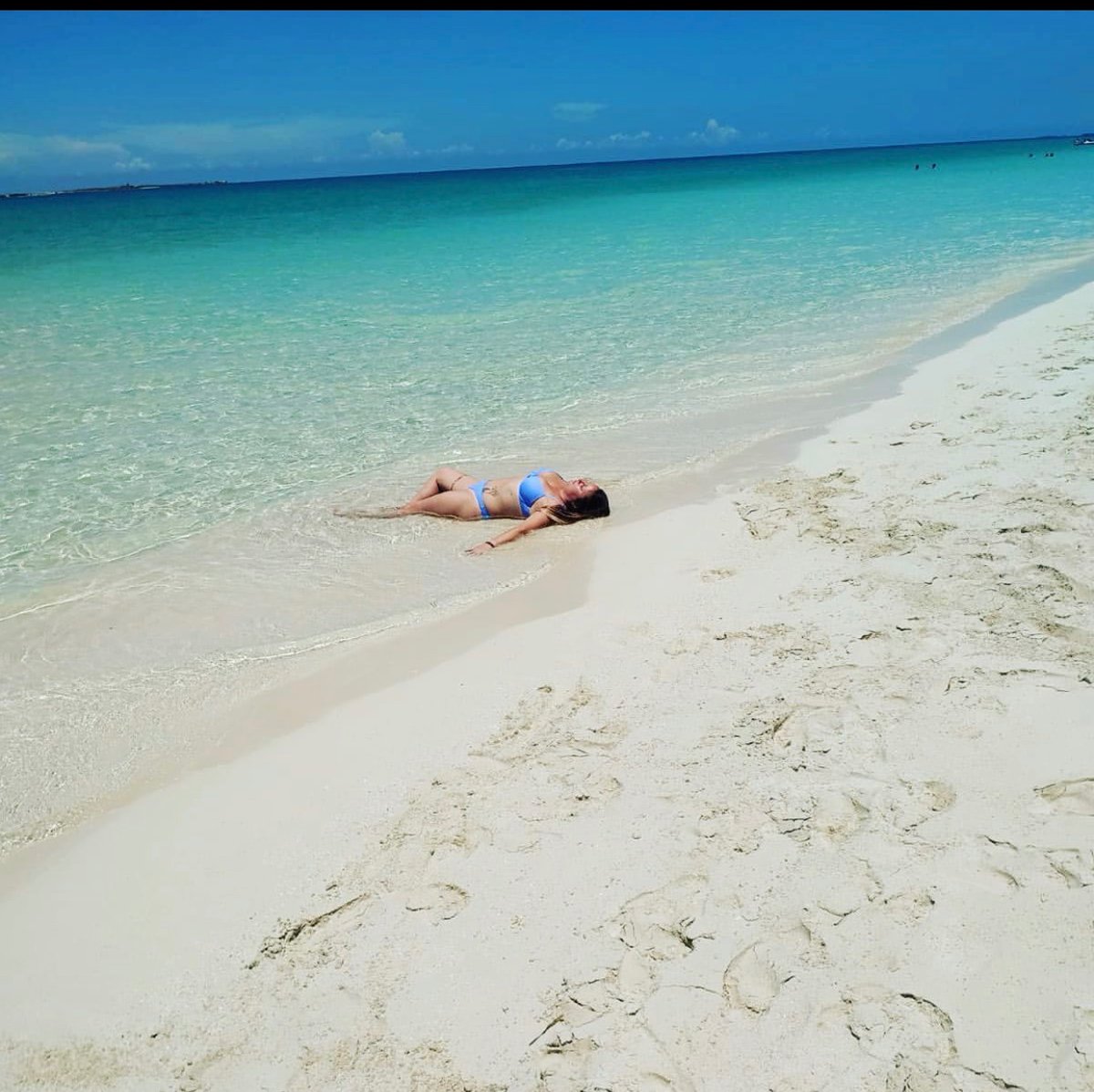 angelamorena89's tweet photo. Ojala aquí ahora...!!🏝🏝 https://t.co/6qL4LlPB9G