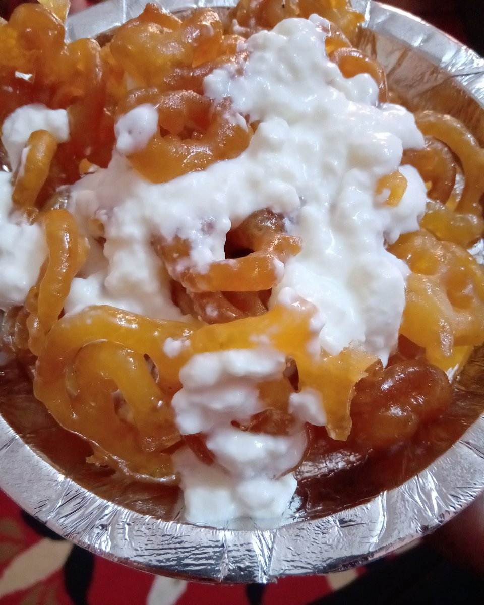 abeonaz's tweet image. Any Jalebi lovers online?😁
Love Dahi-Jalebi🤩
#allahabad #dahijalebi