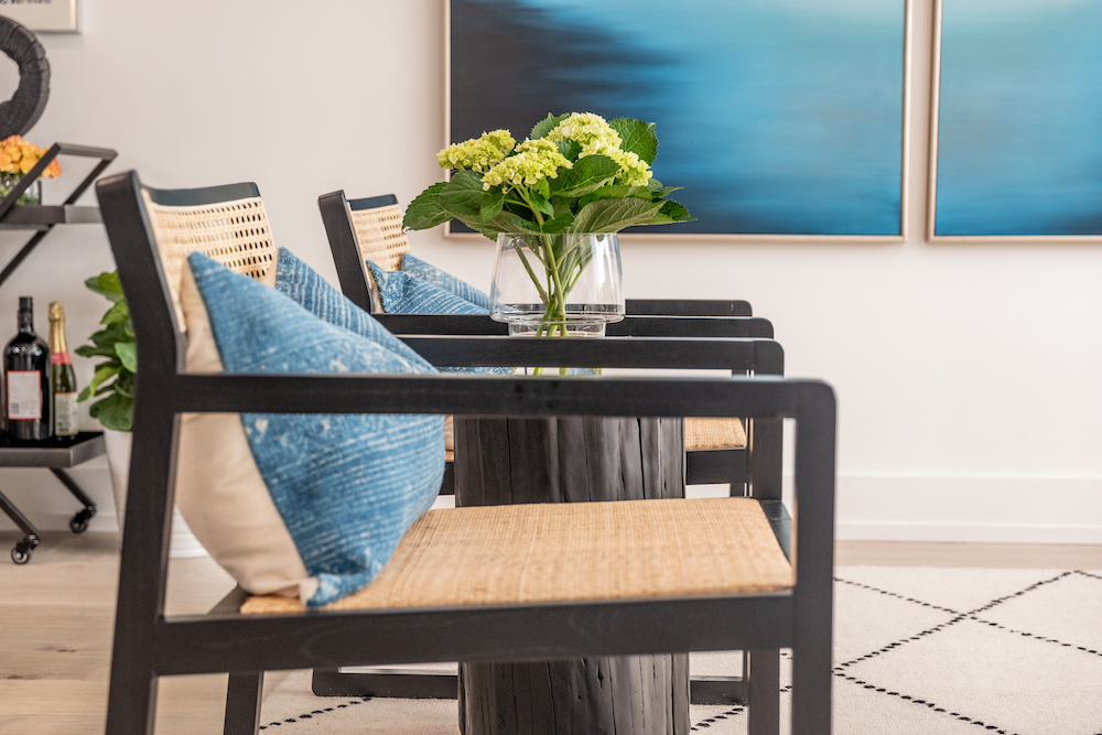 JonathanScott's tweet image. Rina &amp;amp; Nilesh first bought their home as newlyweds. On last night's episode we transformed their house into a modern home for a family of four, so they can live in the neighborhood where they grew up. Go #InsidetheDesign of their home. #PropertyBrothers bit.ly/2LnUfuB