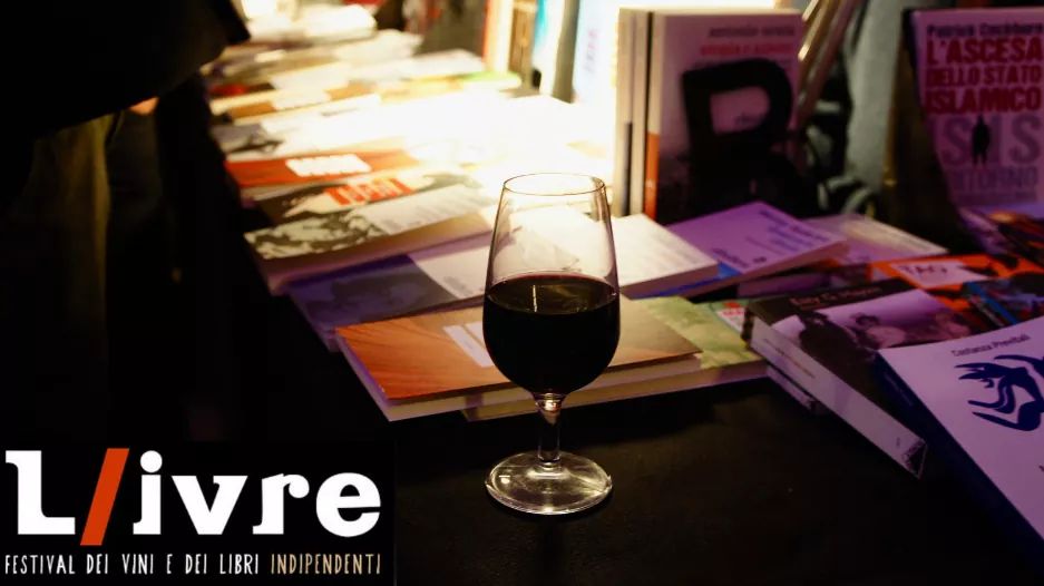 Esc_Atelier's tweet photo. #Livre2019 sta arrivando. Dal 18 al 22 dicembre a Esc torna il festival dei vini e dei libri indipendenti. l'indipendenza è da gustare!
Stay tuned...! 
https://t.co/EdMgHvGVzT https://t.co/QDxv4bwKYn