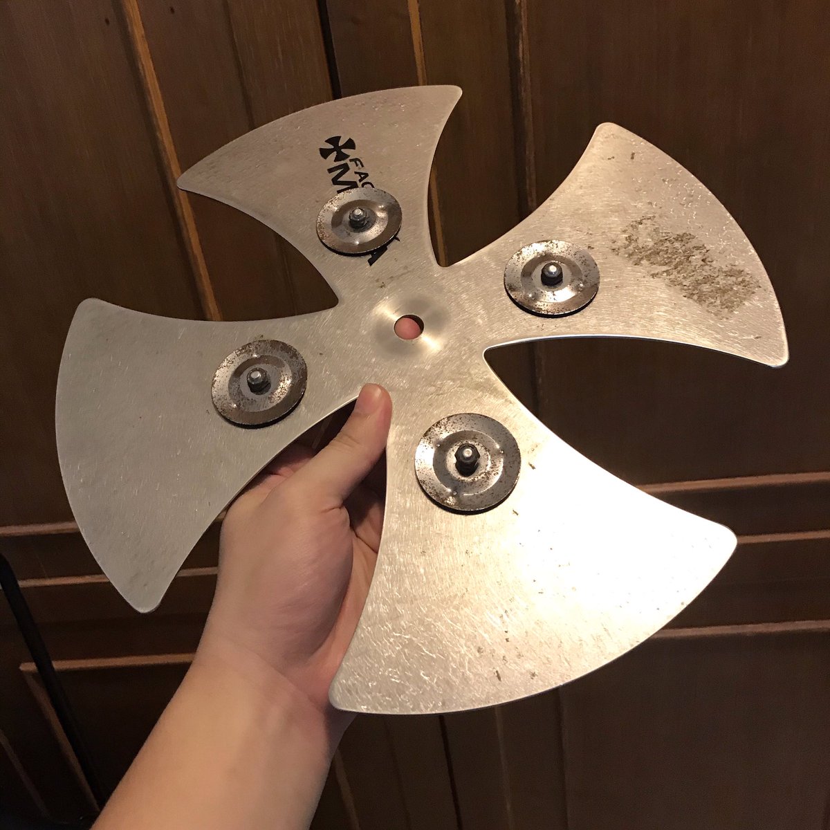 Factory Metal 12” barang langka. Jingle karatan sedikit. 750rb. WA 08170983012 <a href="/DrumBagus/">@DrumBagus</a>