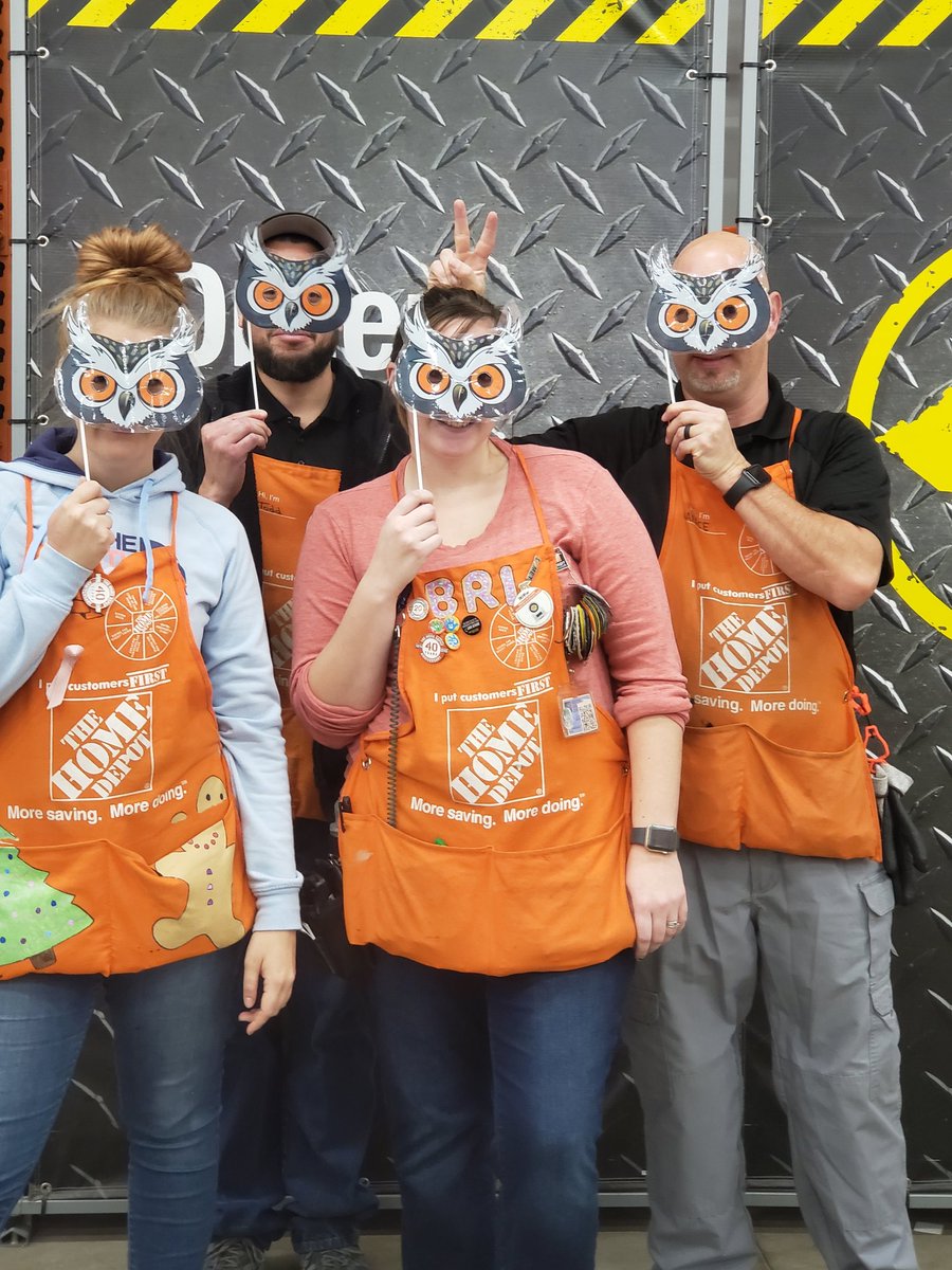 LilRaBaer's tweet photo. #safteyispersonal Three of my favorite things! Safety, Owls and Puns!!!! WHHHOOOO IS 30 days safe?!? OWL bet these associates will enjoy some homemade rice crispy treats! @HomeDepot3860 @julescommon @mbowen_ @redheadems @a_nicholes @ryan3040 @MeganTorresD104 @John_Lerch https://t.co/4npwLTtb14