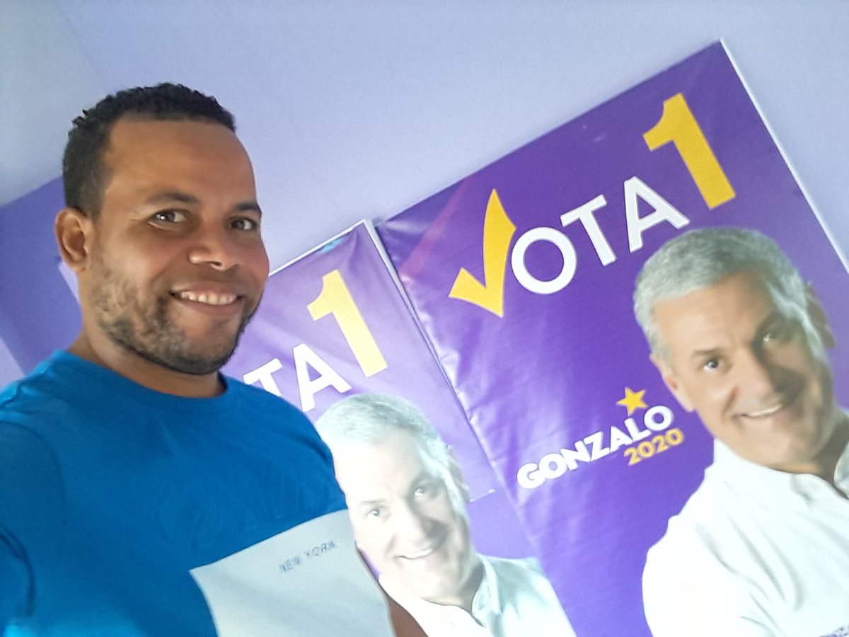 johnreinoso23's tweet photo. Con mi #Penco  de Candidato @Gonzalo2020RD que será el próximo Presidente de la República Dominicana, Nuevas Ideas para seguir avanzando @ferreras_carlos
@grisantycosme @Elcompaero1 @MiguelMedinatv @EmiGrisanty #VamosPorMás 
#PLD https://t.co/SvFf1ZhBUZ