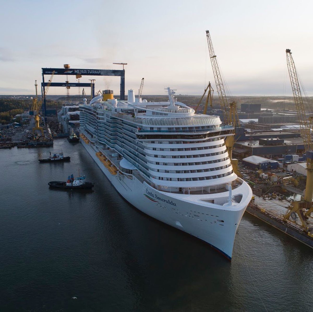 Meyer Turku (@meyerturku) on Twitter photo Olemme tänään luovuttaneet <a href="/CostaCruises/">Costa Cruises</a> uuden upean aluksen. Costa Smeralda seilaa huomenna merelle, ensin kohti Barcelonaa. <a href="/meriteollisuus/">Meriteollisuus</a> #cruiseship Olemme tänään luovuttaneet <a href="/CostaCruises/">Costa Cruises</a> uuden upean aluksen. Costa Smeralda seilaa huomenna merelle, ensin kohti Barcelonaa. <a href="/meriteollisuus/">Meriteollisuus</a> #cruiseship