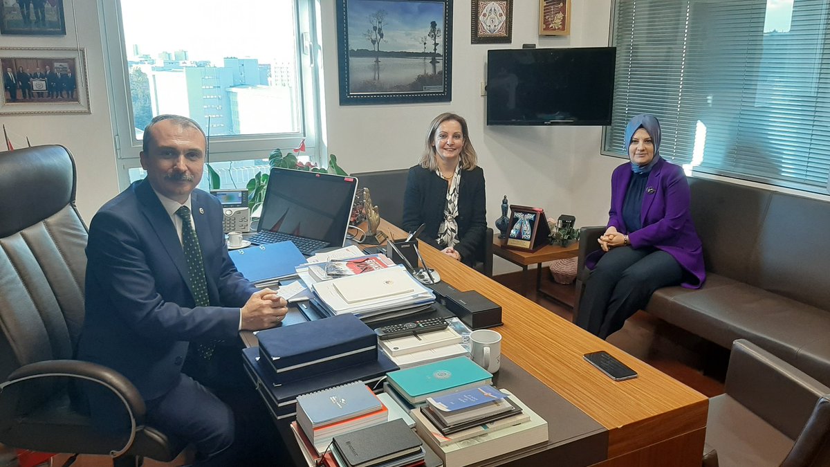 Şili Dostluk Grubu Başkanımız ve Samsun Milletvekilimiz Sn. Orhan Kırcali'nin TBMM ofisinde, Şili Büyükelçiliğimiz'e yeni atanan Sn Büyükelçi Gülcan Akoğuz ile iki ülke ilişkileri üzerine verimli bir toplantı gerçekleştirip, kendisine yeni görevinde başarılar diledik.