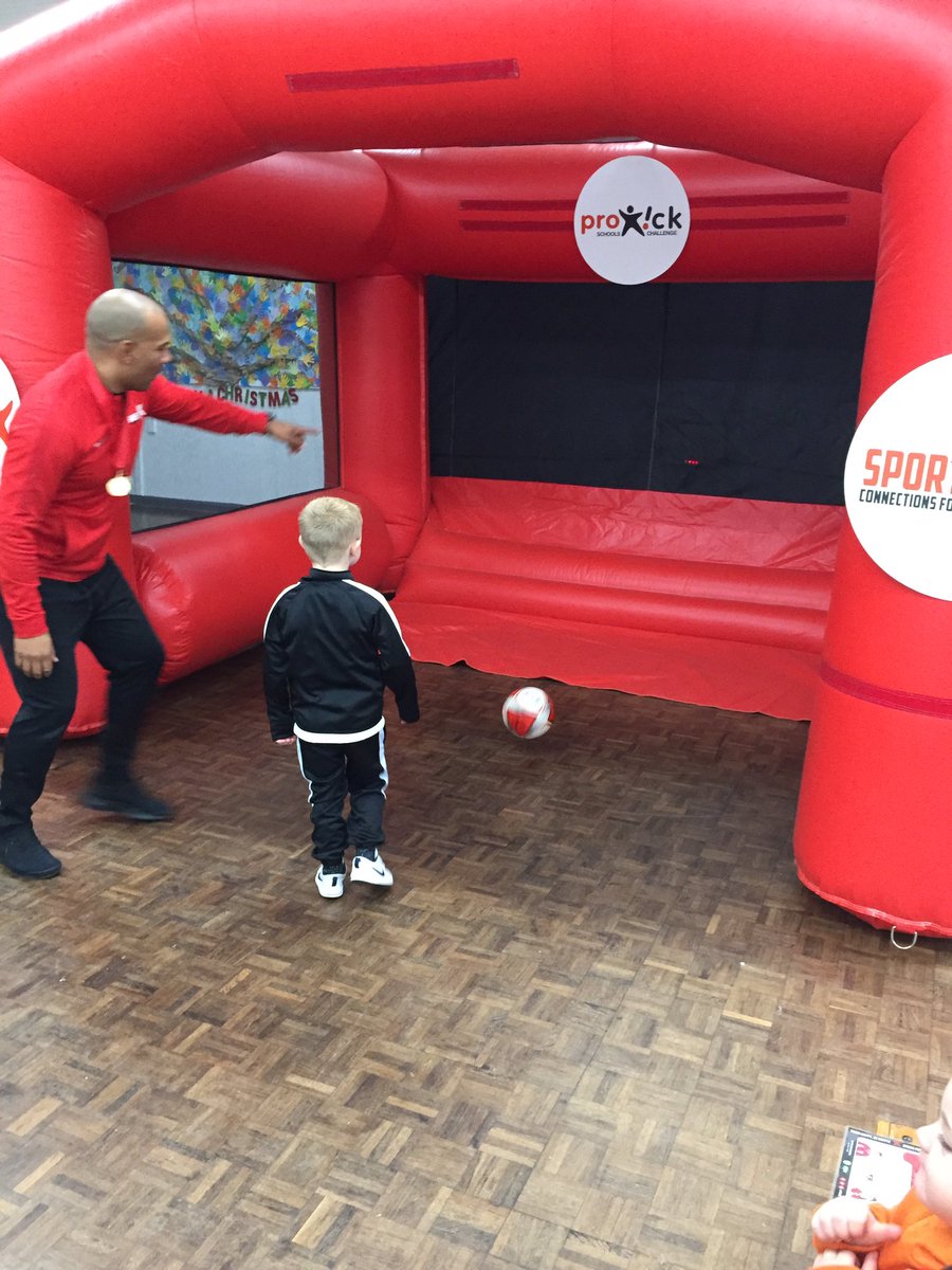KingswoodPri's tweet photo. The @scf4kids ProKick sessions are great exercise and raising money for charity too! #dailyexercise #whowillbethewinner #StrongerTogether #YourCharacterCounts https://t.co/wGhDVzH9rM