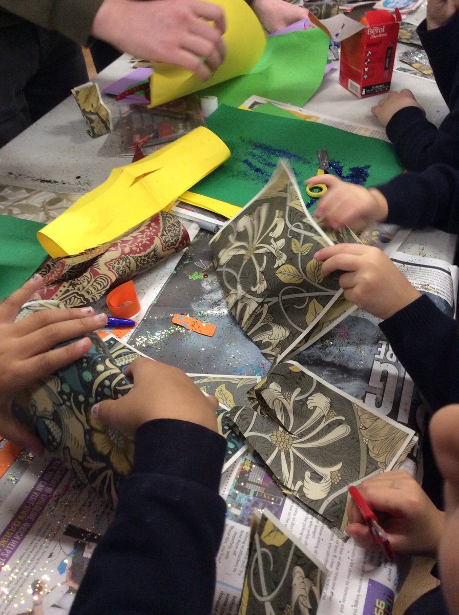 BoldmereInfants's tweet photo. Year 1 are busy working with Sutton College art students creating art which will be displayed in Sutton Town Hall for the pantomime Aladdin. https://t.co/bcXfcevToe