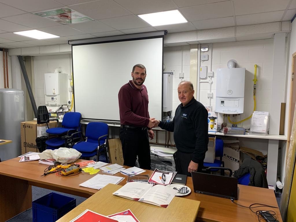 _HouseChoiceLtd's tweet photo. Throwback to last weeks training with @IdealBoilers  #Housechoice #boilers #essex #idealboilers https://t.co/ndK8MMuZJ4