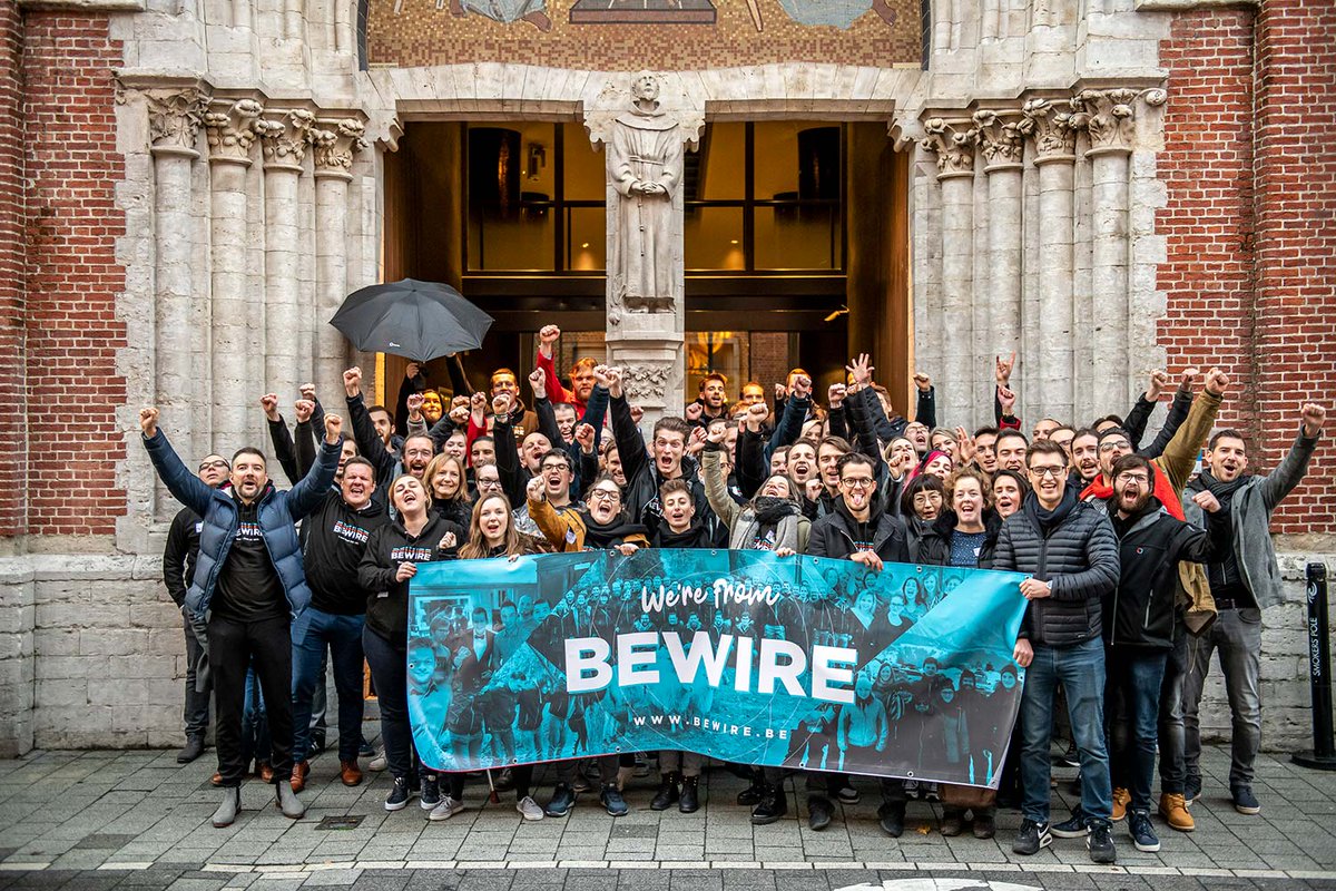 bewirebe's tweet photo. Throwback Thursday! Onze jaarlijkse BeDay was weer een dag met een rijkgevuld programma. Een heleboel teamactiviteiten zoals een bedrijfsquiz ⌛, stadsspel 🚔🔫, moorddiner 🍷🔪, … zorgden voor een hechte sfeer! 🎉#oneteamonedream #bewire #beday https://t.co/XBo8RM8g5z