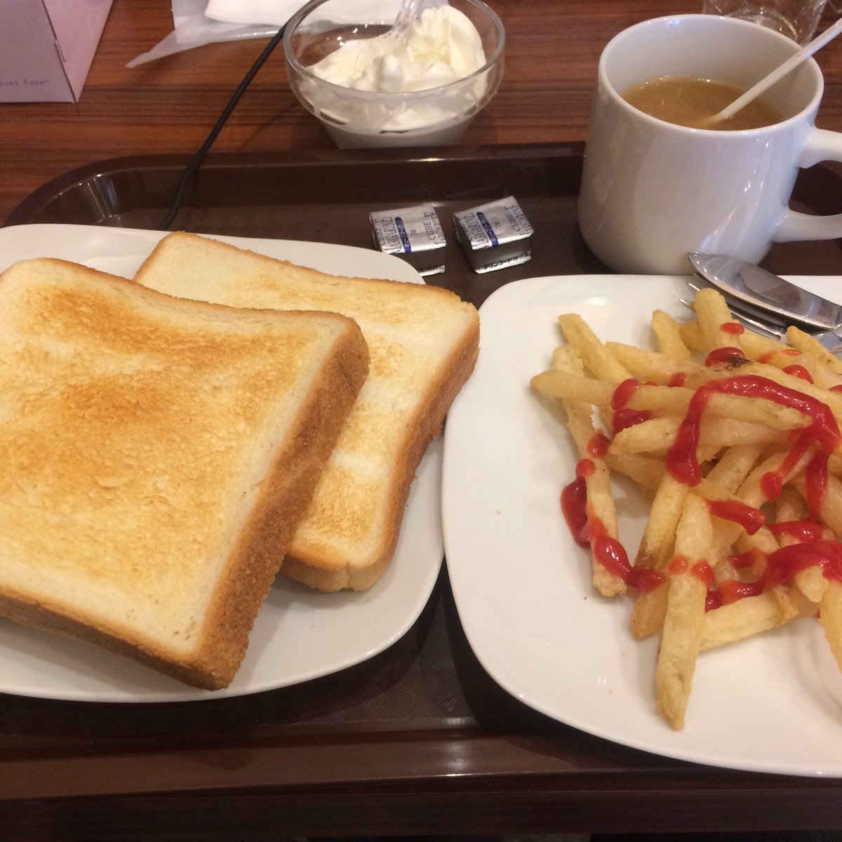 無料モーニング食べ放題