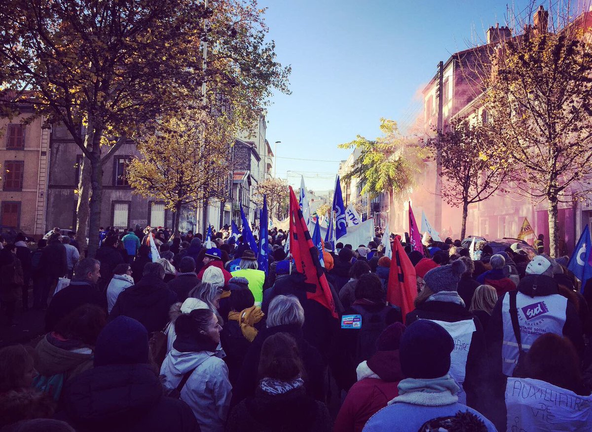 anthonyleroy63's tweet photo. ✊🏼🌹Présent dans cet immense cortège de #manifestants pour dire NON à la réforme des #retraites et défendre nos acquis #sociaux

➡️Si la #France fonctionne au ralenti, suite à la grève, cela démontre que c’est le #peuple qui fait tourner notre Pays chaque jour !

@PS_63 @udesr63 https://t.co/gh8EsVDyfN