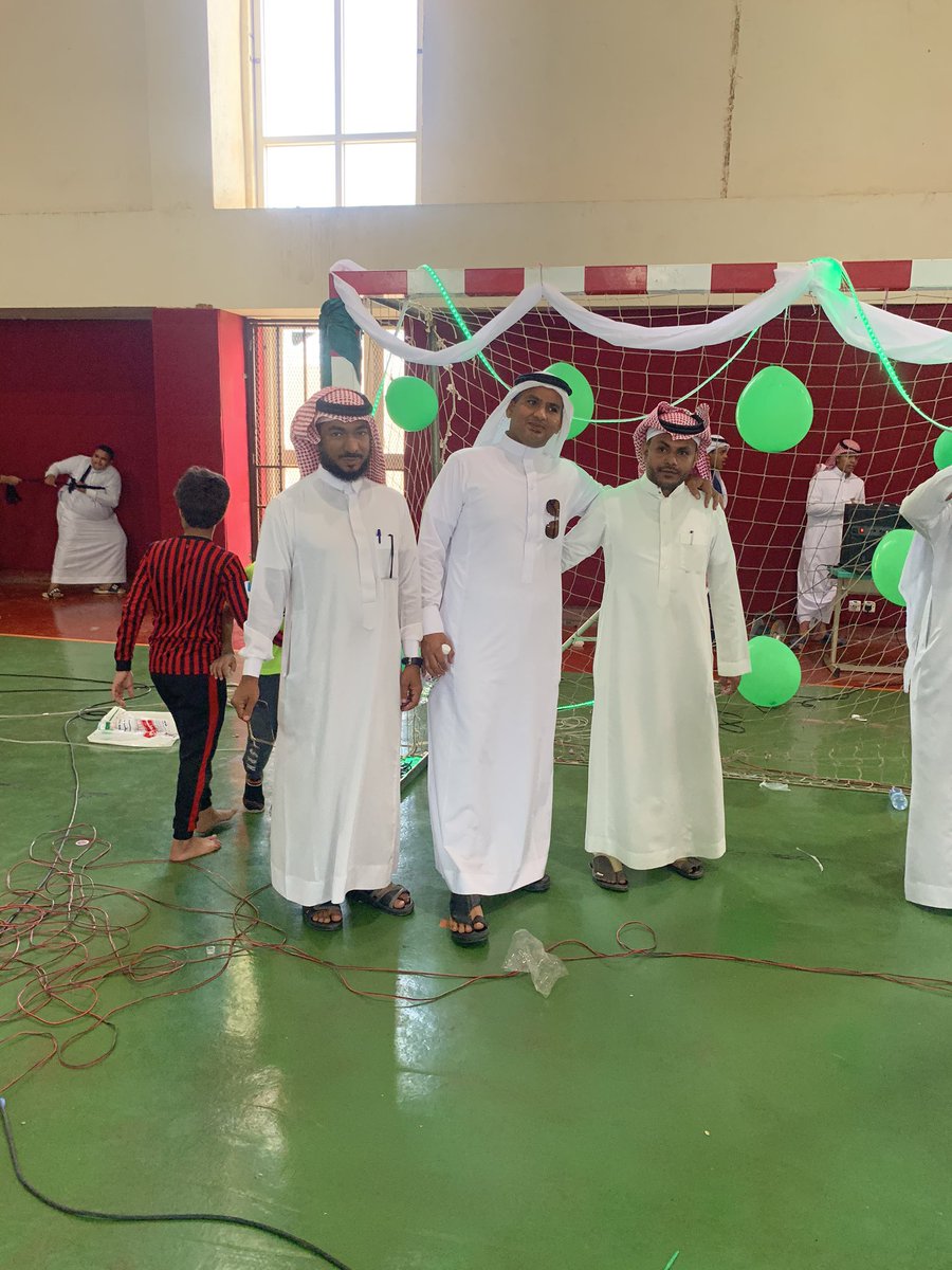 ينفذ النشاط الطلابي الان بمدرسة طارق بن زيادالابتدائية بجازان الخميس ٨/ ٤/ ١٤٤١ المشروع التربوي (مشروع التاجر الصغير) 
#التعليم_يجدد_البيعة
#وزارة_التعليم
#تعليم_جازان
#تعليم_وسط_جازان