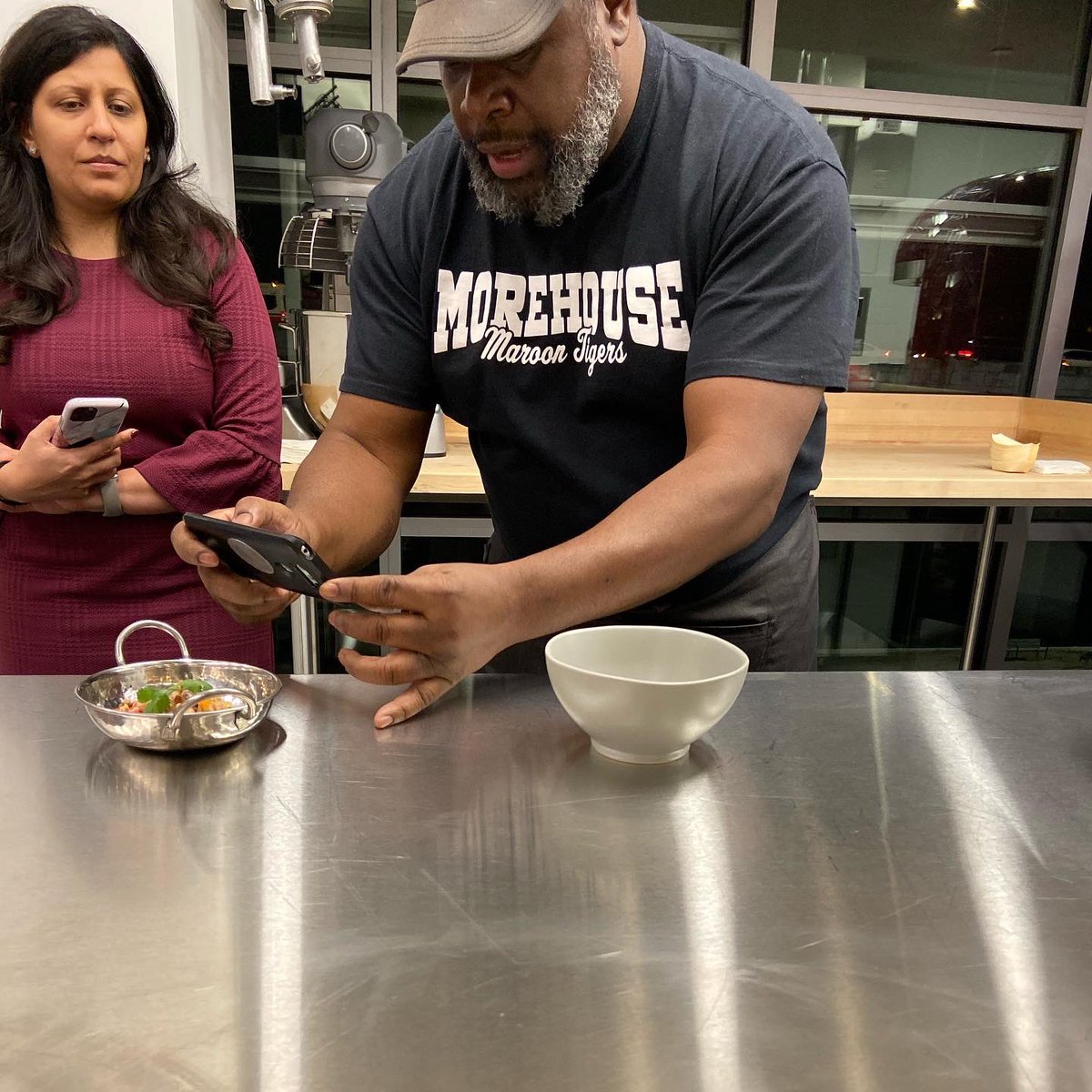 CollectiveApts's tweet photo. Last night our residents mastered the art of capturing the perfect food pic at our “Food Photography” demonstration. 📸 

Chef Dadi led us on an amazing journey of discovering new ways to make the food we cook stand out behind the camera lens. 

Thanks for the new skills Chef! https://t.co/VmDpmCE3EQ