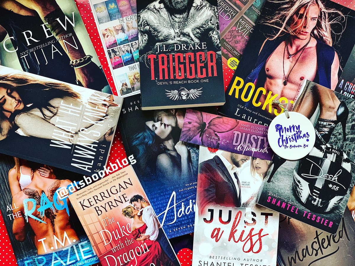 dlsbookblog's tweet photo. 🎄CHRISTMAS CAME EARLY! ⛄️
  ⠀⠀⠀⠀⠀⠀⠀⠀⠀⠀⠀⠀
@thebookwormbox had an amazing sale over Thanksgiving week, and better believe that we took advantage.
  ⠀⠀⠀⠀⠀⠀⠀⠀⠀⠀⠀⠀
#dlsbookblog #dlsbookclub #romancebooks #romancereaders #bookgifts #booksbooksbooks #bibliophile https://t.co/iEPJENkpmr