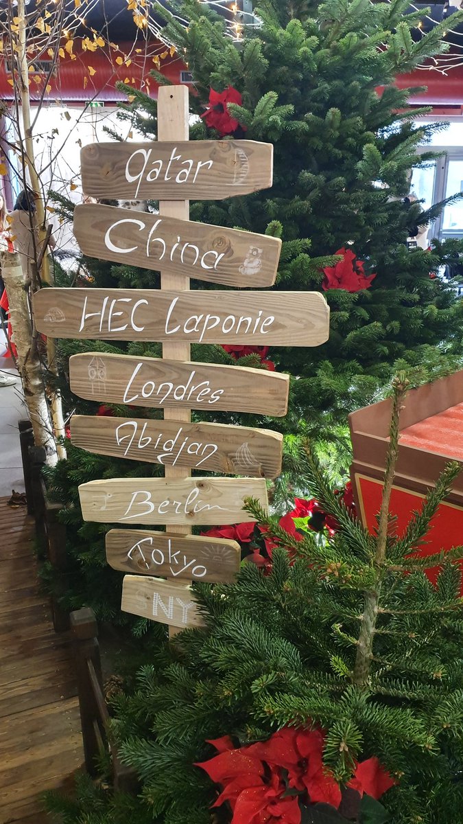 nathalie_cnrd's tweet photo. Bientôt l'ouverture d'un nouveau bureau @HECParis ? 🎅🎁☃️
#LearnToDare #ChristmasIsComing https://t.co/Cnoobgr9p5