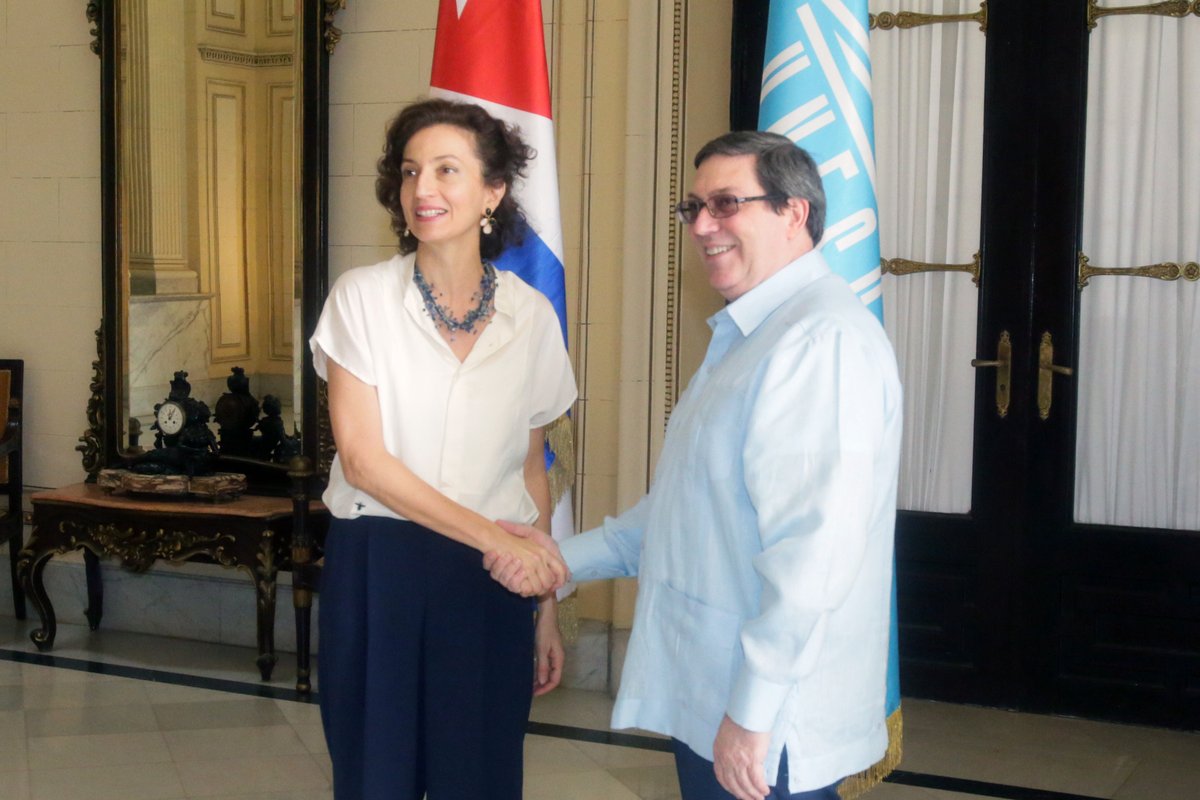 Sostuve cordial encuentro con la directora general de la Organización de Naciones Unidas para la Educación, la Ciencia y la Cultura, <a href="/AAzoulay/">Audrey Azoulay</a>. Constatamos el excelente estado de nuestros vínculos y ratifiqué el apoyo y compromiso de #Cuba con la <a href="/UNESCO/">UNESCO 🏛️ #Education #Sciences #Culture 🇺🇳</a>.