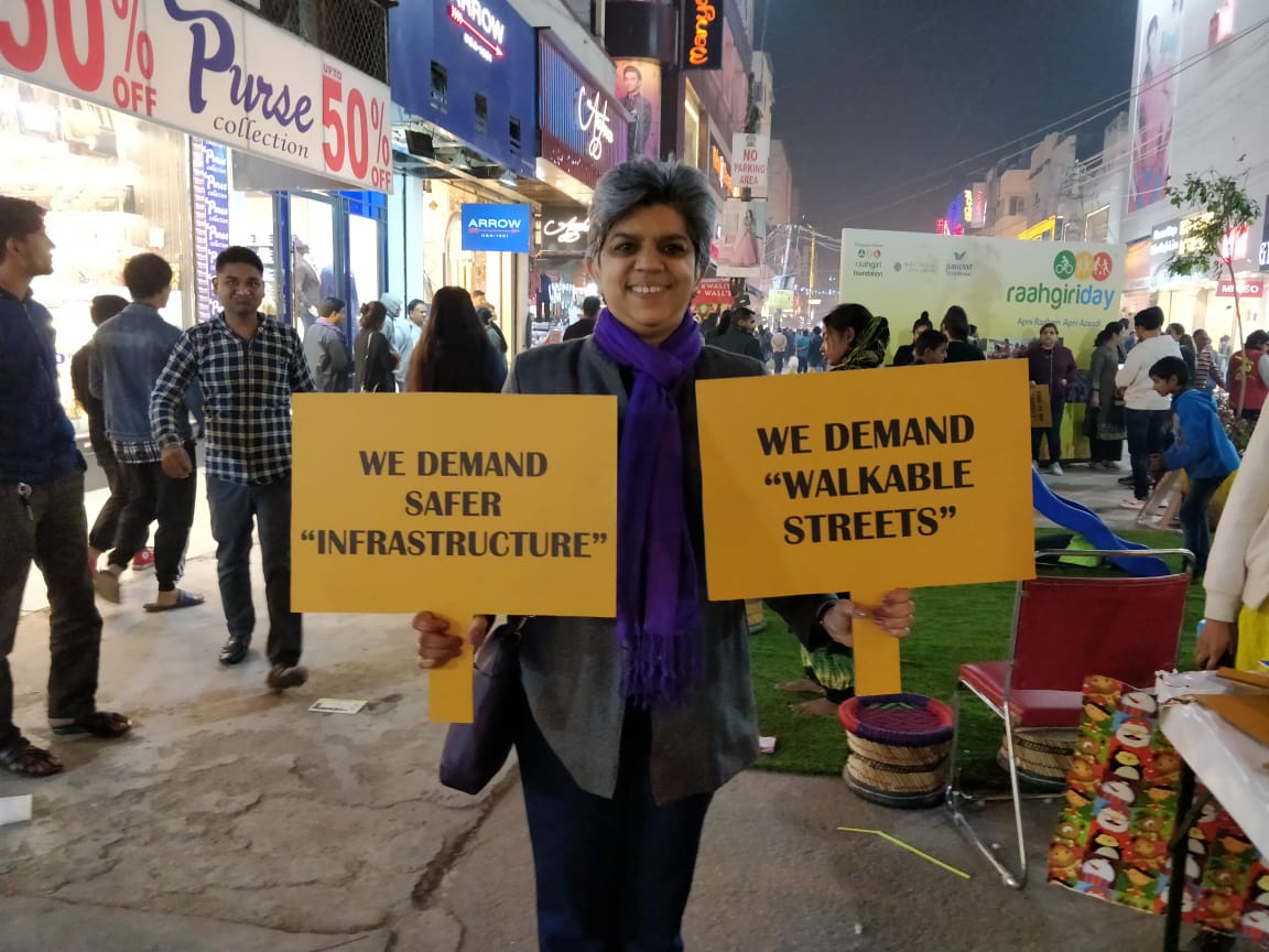 JagoriSafeDelhi's tweet photo. #Women on the streets #StepOutAtNight #demanding #freedom, #saferinfrastructure #walkablestreets, men taking #responsibility extending #support #EndVAW @16DaysCampaign @suneetadhar @safetipinDOTcom @RaahgiriDay @aanujj @SarikaPanda @suraiya95 @AkritiSagar @onlyromi @SafetipinApp https://t.co/E71gQUy7d8