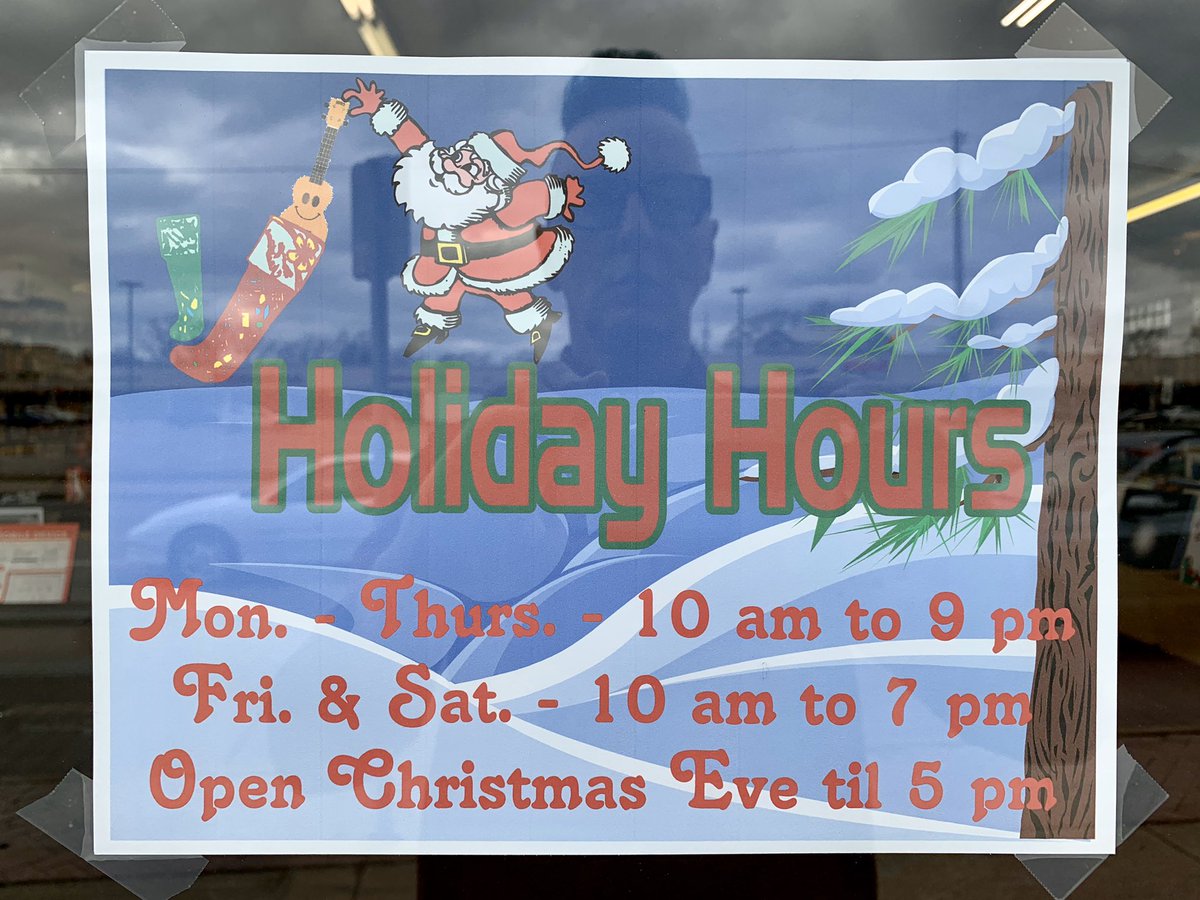 PfabesMusic's tweet photo. CHECK OUT OUR BEAUTIFUL HOLIDAY WINDOWS courtesy of The Lovely and Talented Ali LePere... 🎁🎄☃️❄️🎅🏻 https://t.co/ZrDpqRjIVG