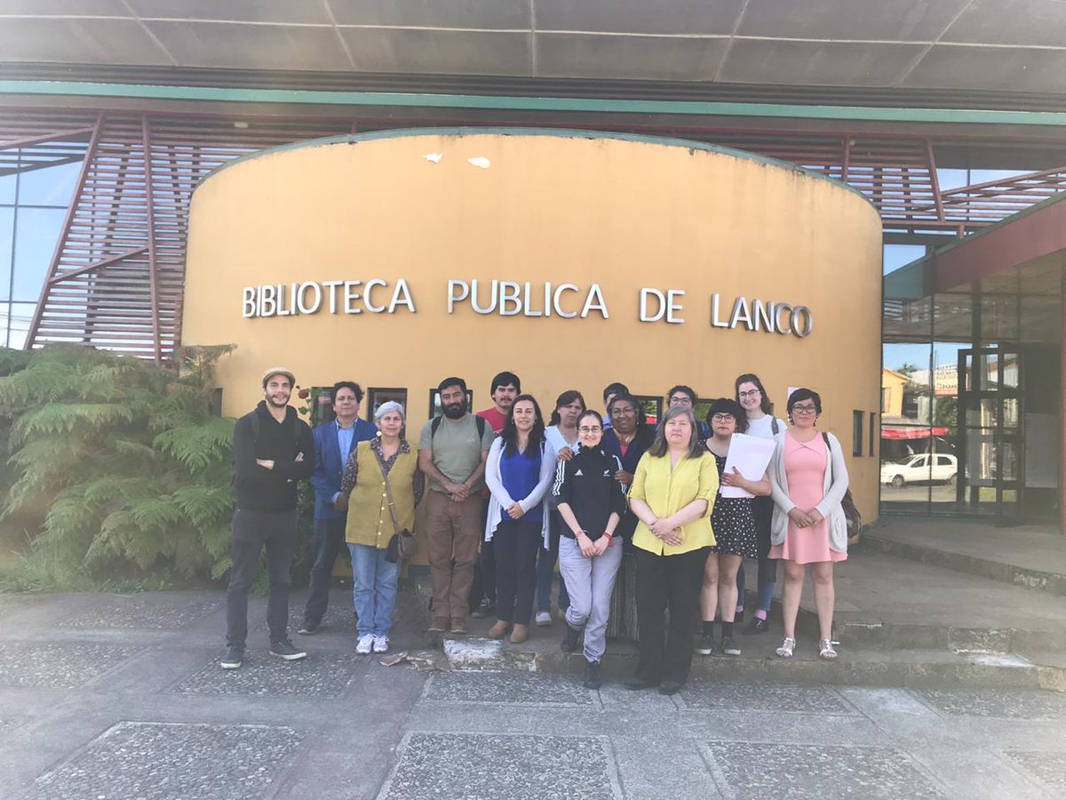 MuseosLosRios's tweet photo. Este #miércoles convocamos  a una asamblea en la Biblioteca Municipal de Lanco para dialogar entorno al lugar que debe ocupar la cultura en la nueva #constitución. Agradecemos a los espacios culturales y público general que se sumaron a esta iniciativa. 
@MuniLanco #diciembre2019 https://t.co/Jtbxr0VOo8