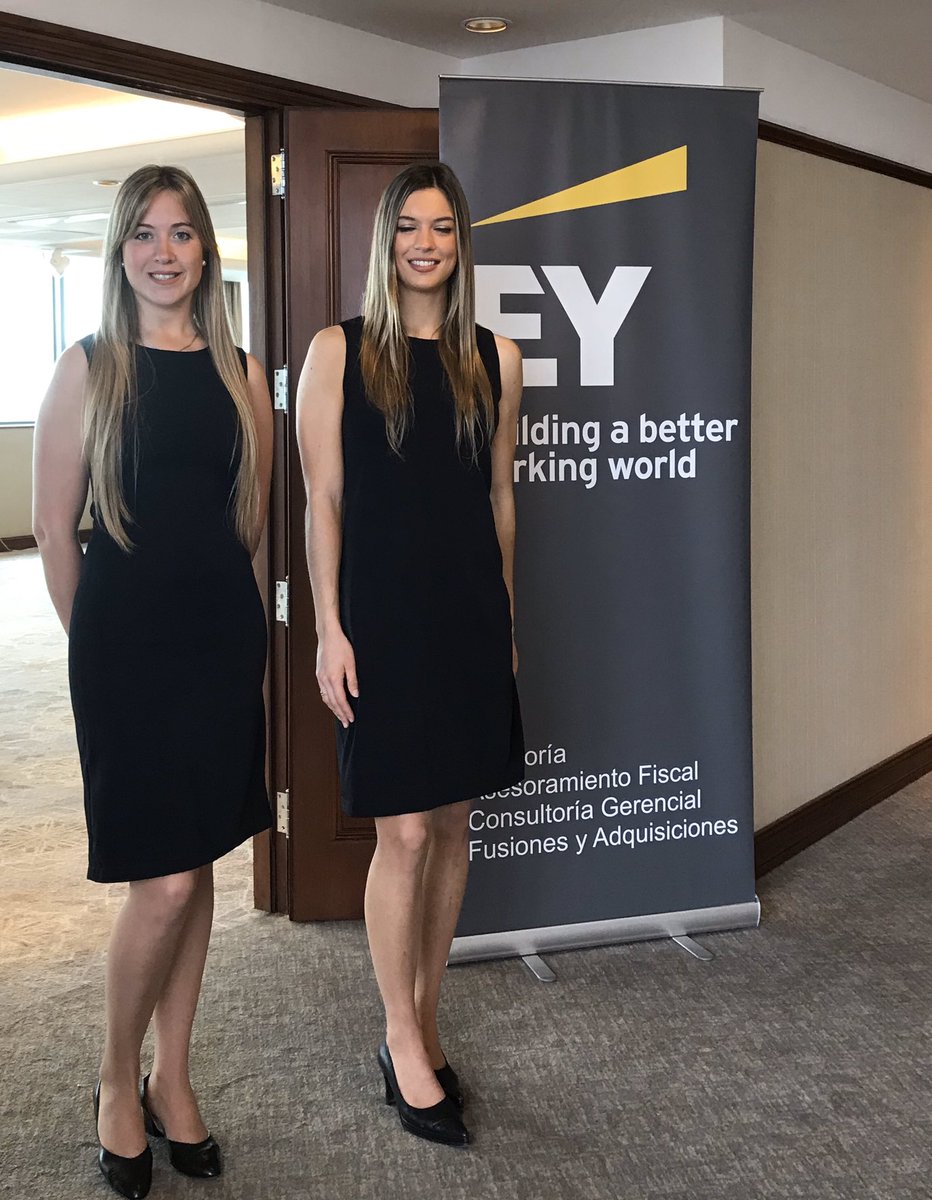 EY_Uruguay's tweet photo. En @EY_Uruguay Despedimos el 2019 junto a nuestros clientes y amigos. #eyuruguay #oneEY #betterworkingworld #EY https://t.co/PEYNJONYtL