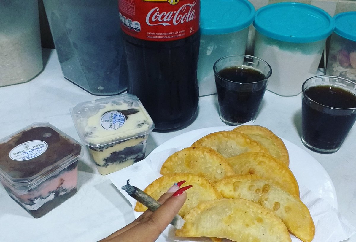 FilhaDoReei8's tweet photo. 🤤🤤 https://t.co/prFeYdQS23