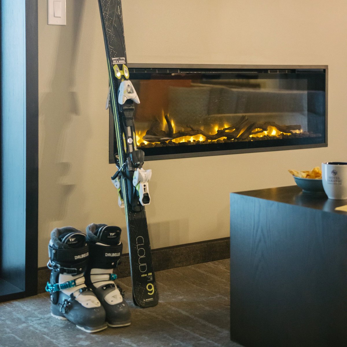 HotelSaranac's tweet photo. Stay. Ski. Savor the season. ⛷️☕️🔥 Our #CompassPointSuites are the perfect base camp for your outdoor #winter adventures here in the #Adirondacks. Start planning your #ski season stay today: https://t.co/7aUiePmmhR #hotsara #hotelsaranac #skiADK #Stayandski https://t.co/j7XVvbgNN9