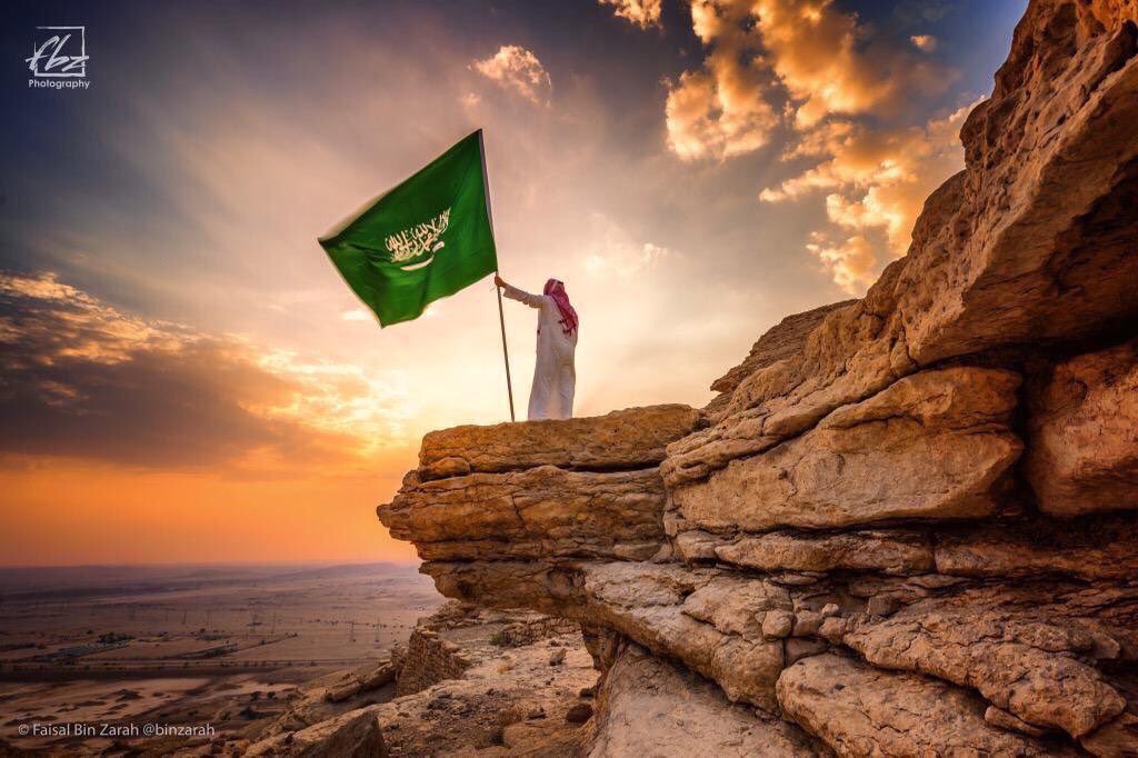 M_Jalali's tweet photo. 🇸🇦 خبريهم يا جبال طويق وشلون الشموخ
و حذريهم يالسراة ان الوطن حصنه حصين 💚

🇸🇦 ما فصخنا ثوب عز و لا لبسنا الذل جوخ
طرز الثوب السعودي بالفخر طول السنين 💚

#السعودية_العظمى 🇸🇦
#السعودية 🇸🇦
#دام_عزك_ياوطن 🇸🇦 https://t.co/aPYnUsVijz