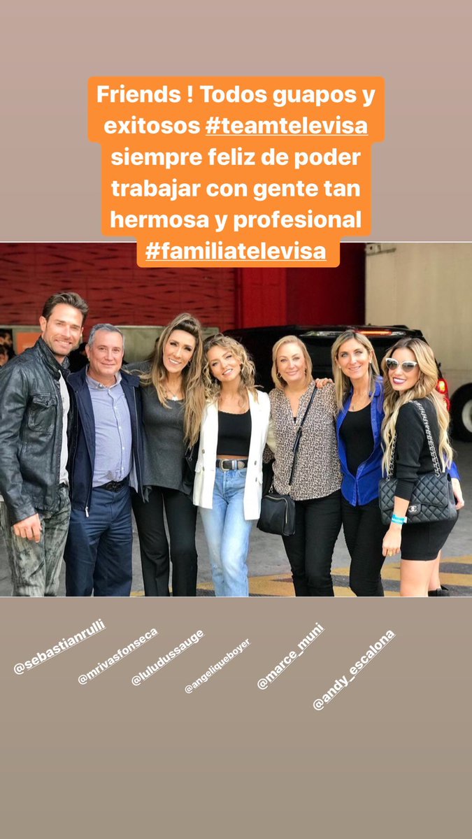 LasAngeliqueras's tweet photo. @Anboy88 @JulioArroyo79 @sebastianrulli @muac_unam @altairJoficial @michelbrownmike @claudia3martin @alenones @ayalaalexis @jessicadiazmx @masjessica @raquelgarzac @bardasano |FOTO| @Anboy88 🎭🇲🇽🦋
📱 Especial de navidad y fin de año Televisa🥂✨
🆎 Friends ! Todos guapos y exitosos #teamTelevisa siempre feliz de poder trabajar con gente tan hermosa y profesional #anamariadelatorre_ https://t.co/Ti18KTCu2i
🔗 #yolimoliterr https://t.co/8PmgRi0oRa https://t.co/bptlvBv5Ec