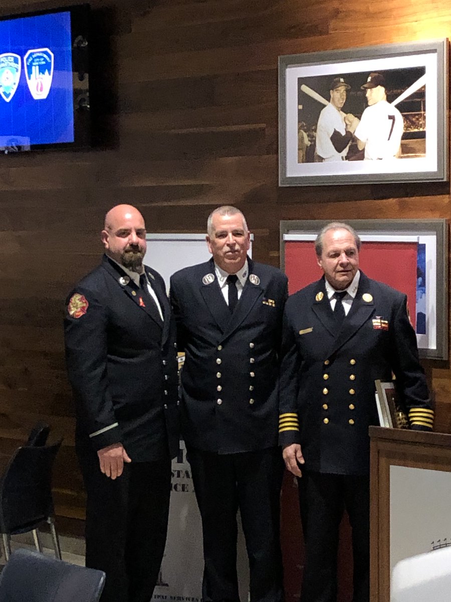 FDNY's tweet photo. Congrats to FDNY #Battalion17, DAC Woznica, Capt Dennelly #Engine92 & Lt. Biren #Ladder27 who were recognized by Bronx CB 4 for their service to their community. Bronx CB 4 also recognized @USMC Staff Sergeant and FDNY FF Christopher Slutman for his service to our city and nation https://t.co/eA0rRrnK0o