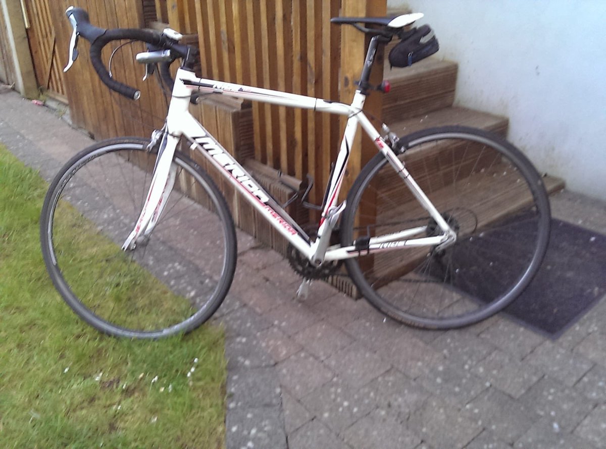glancyjames's tweet photo. @stolenbikesdub had my bike stolen from Mount street crescent last night. Below photo is a few years old but bike is still in good nick. Back pouch was removed since. https://t.co/bkbYPV0WTn