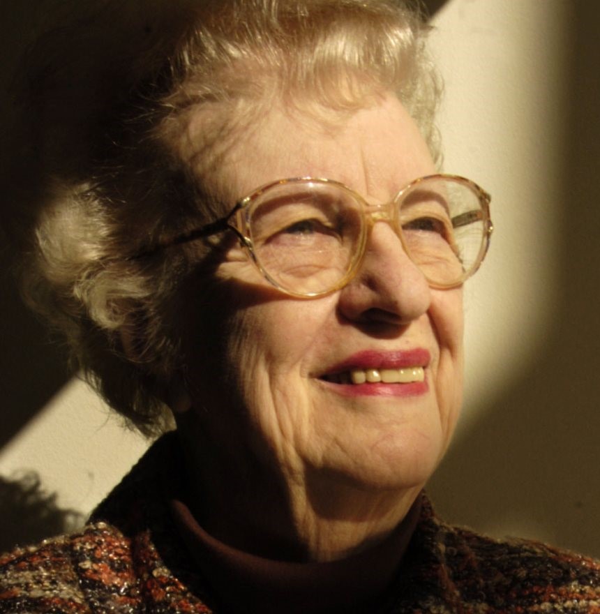 MPPLib's tweet photo. Thanks @dailyherald for capturing the spirit of our Teddy Bear Walk. Founded by Dolores Haugh, this magical event is a holiday tradition now celebrated generation-to-generation. Haugh passed away last year, and we will honor her legacy Sat. #DiscoverMPPL
https://t.co/swC4SbYkT3 https://t.co/nZeLZqgOcb
