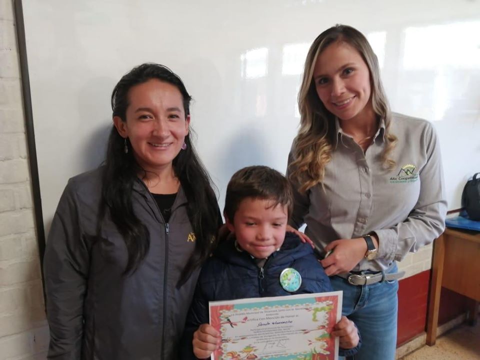 #SecretaríaDeAmbienteTocancipá✅☘ II Nuestra Secretaría de Ambiente graduó con honores a 26 niñas y niños de la Institución Educativa Canavita, como Líderes Ambientales y Defensores del Agua