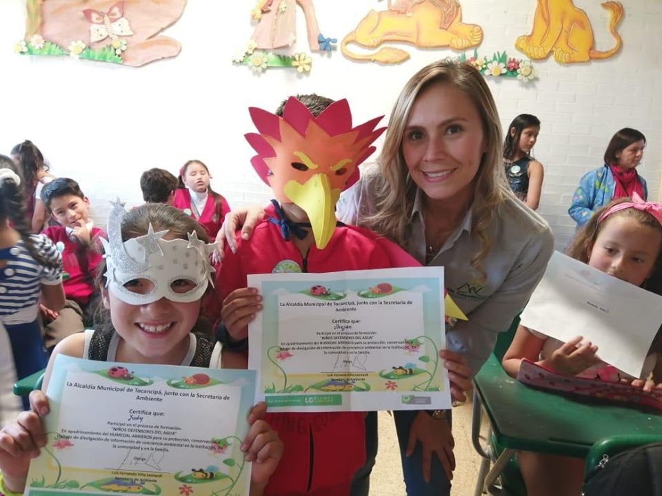 #AmbienteTocancipá✅☘ II 25 niños protectores del agua de la Institución Educativa La Diana, se graduaron como Defensores del humedal “Los Arrieros”, gracias a los procesos formativos que lidera nuestra Secretaría de Ambiente.