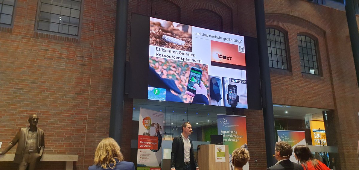AlexCarGla's tweet photo. Danke an das #innocamp Team. Tolle Vorträge zu #Innovationen in der #Agrar - und #Ernährungsbranche @UniVechta @f3Magazin &schönes Hosting von #Bigdutchman in #Vechta https://t.co/mNqK9UYU3a