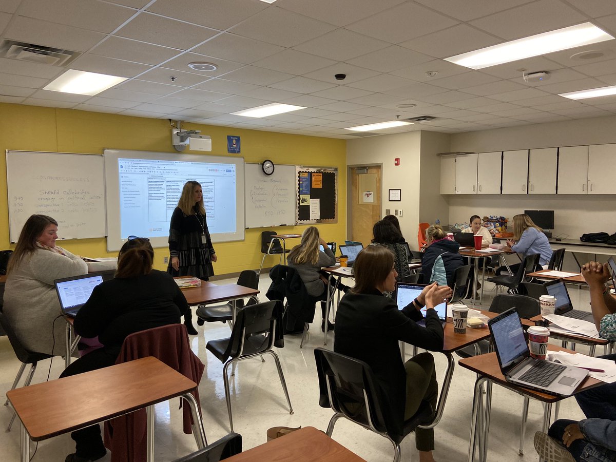 KevinThomasOCPS's tweet image. Elementary science coaches starting the day discussing successes at their school and how they are using the science resources. #OCPSscienceK5 @DaveGorham_OCPS @OCPSnews