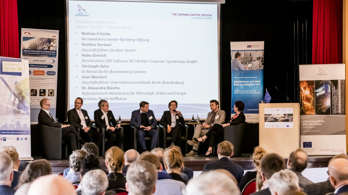 KjellbergFiwa's tweet photo. Under the motto "From Big Data to Smart Metal" the @WFBBrandenburg has invited to this year's cluster conference. Chairman of the Board at Kjellberg Stiftung Mathias Fritsche was one of the participants. Foto:©WFBB/Marschalsky #kjellberg #wffb #ihk #smartmetal #clusterconference https://t.co/0tdq2d5dX6