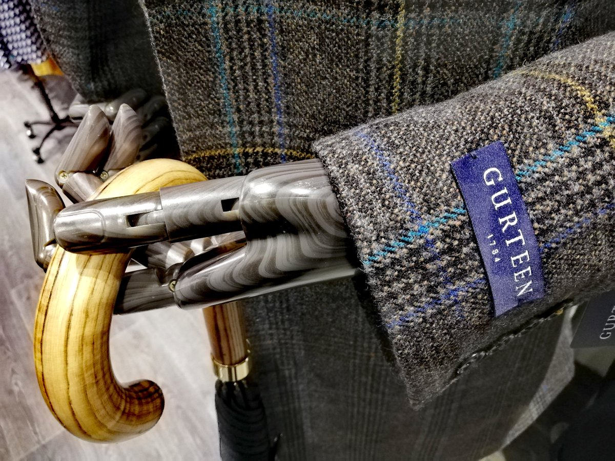 eclectichound's tweet photo. #windowedit
@GurteenMenswear 3/4 length #tweed #checks #jacket &amp; 3 piece #tweedsuit
@LibertyLondon #tanalawn  #bowtie &amp; #pocketsquare by @RalphRules14 #handmade in #Winchester @FultonUmbrella #commissioner with Elmwood handle.
.
.
.
#mensfashion #winchesterindependents #antibland https://t.co/yvCUUCQV1M