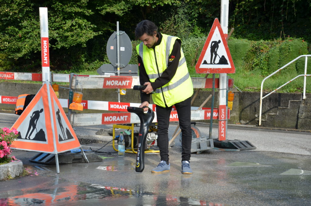 LeicaGeosystems's tweet image. Learn more about choosing the best utility detection instrument suited for your tasks. bit.ly/2YjFG0l

#leicadetection #utilitydetection