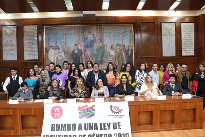 apoyo_trans's tweet photo. Red de apoyo trans Toluca presente en el 3er foro rumbo a una ley de identidad de género!
#Seráley #seraley #TransIsBeautiful  #trans #reddeapoyotrans #transpride #lovewins #Identity #genero https://t.co/OAubP6Obf1