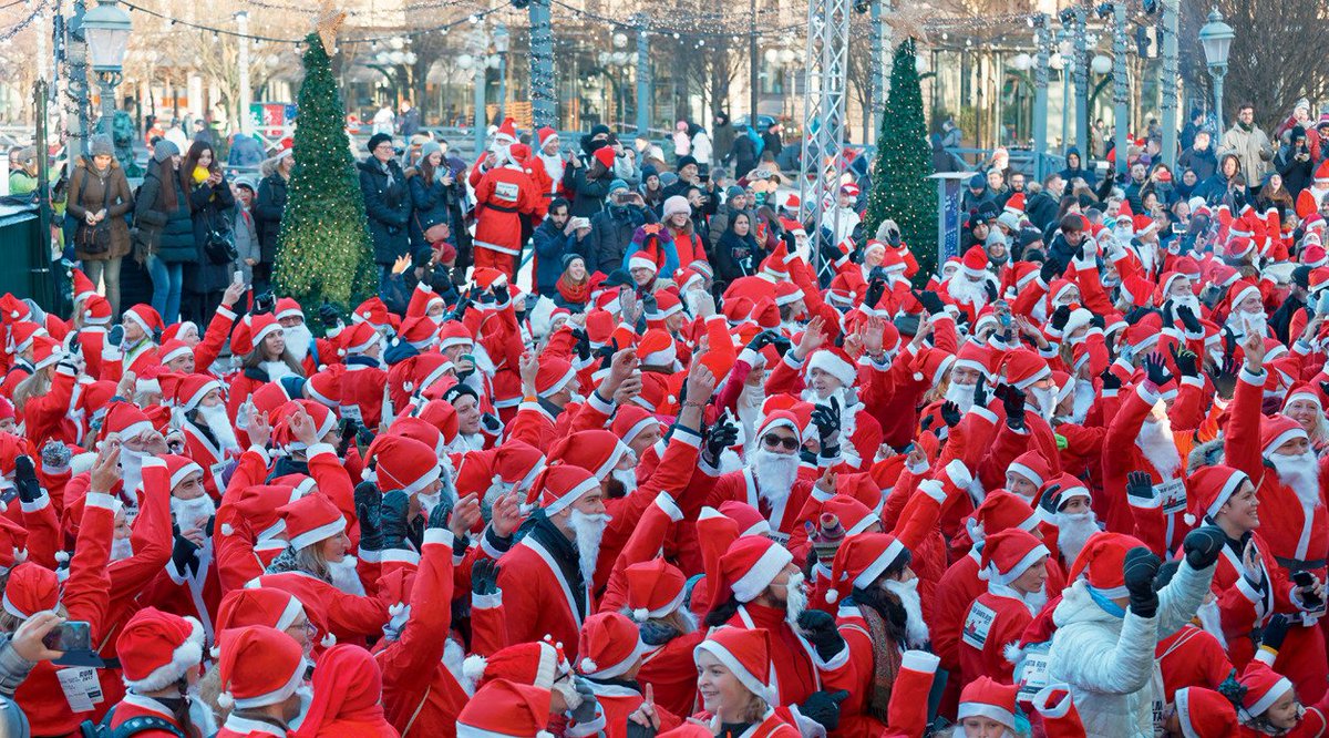 WileySocSci's tweet photo. All I want for Christmas is…Rigorous validation of predictive models to prevent hasty generalisations say Santa's little helpers at @signmagazine @RoyalStatSoc @turinginst #OpenArticle https://t.co/bKDEqA73y1 https://t.co/IwdXCEQREW
