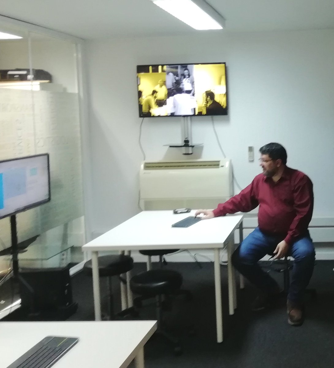 Avui <a href="/fundaciobcnfp/">Fundació BCN FP</a> <a href="/SocioEconAMB/">Àrea de Desenvolupament Social i Econòmic de l'AMB</a> <a href="/educaciocat/">Educació</a> <a href="/fpcatalunya/">FP Catalunya</a> <a href="/barcelonactiva/">Barcelona Activa</a> hem visitat ICIL Lab de la @FundacionICIL per trobar sinergies i projectes conjunts de #logistica en el camp de la #FP