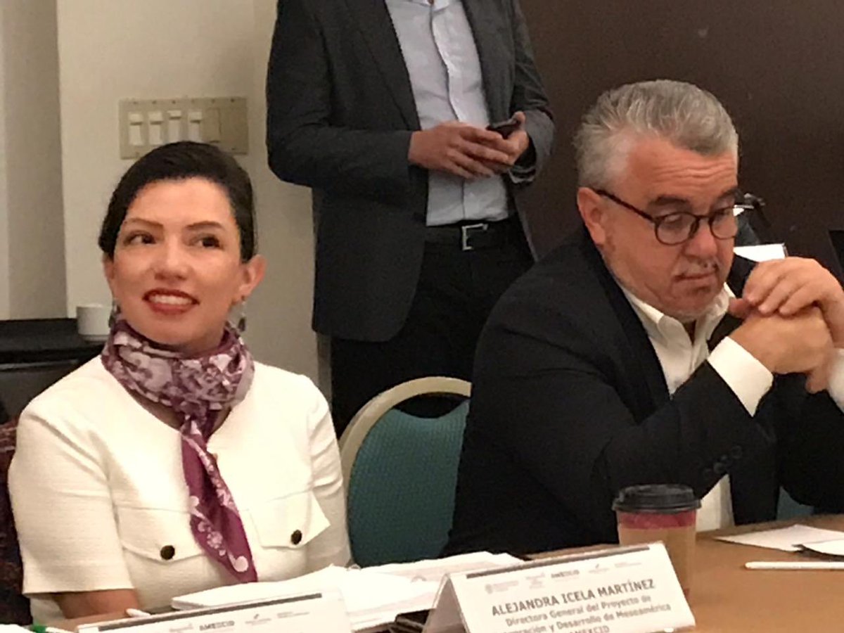 Participo en el Comité Nacional de Diálogo de Agricultura Familiar de Panamá, compartiendo con productores que #MesoamericasinHambre tiene alto grado de apropiación multinivel de los paises beneficiados.
#TrabajarLocalmenteIncidirGlobalmente
#CooperaresCompartir
<a href="/AMEXCID/">AMEXCID</a>