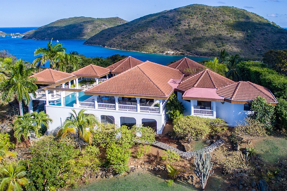 BritishVirginIs's tweet photo. Have you booked your Christmas vacation yet? The BVI has so many lovely villas to choose from. Get online and take your pick! 🎄🇻🇬💙

📸 : bvitraveller (IG) 

#bvi #britishvirginislands #natureslittlesecrets #virgingorda #villas #islandlife  #caribbeantravel #bviparadise #ONEBVI https://t.co/Bhn4cn3o0T
