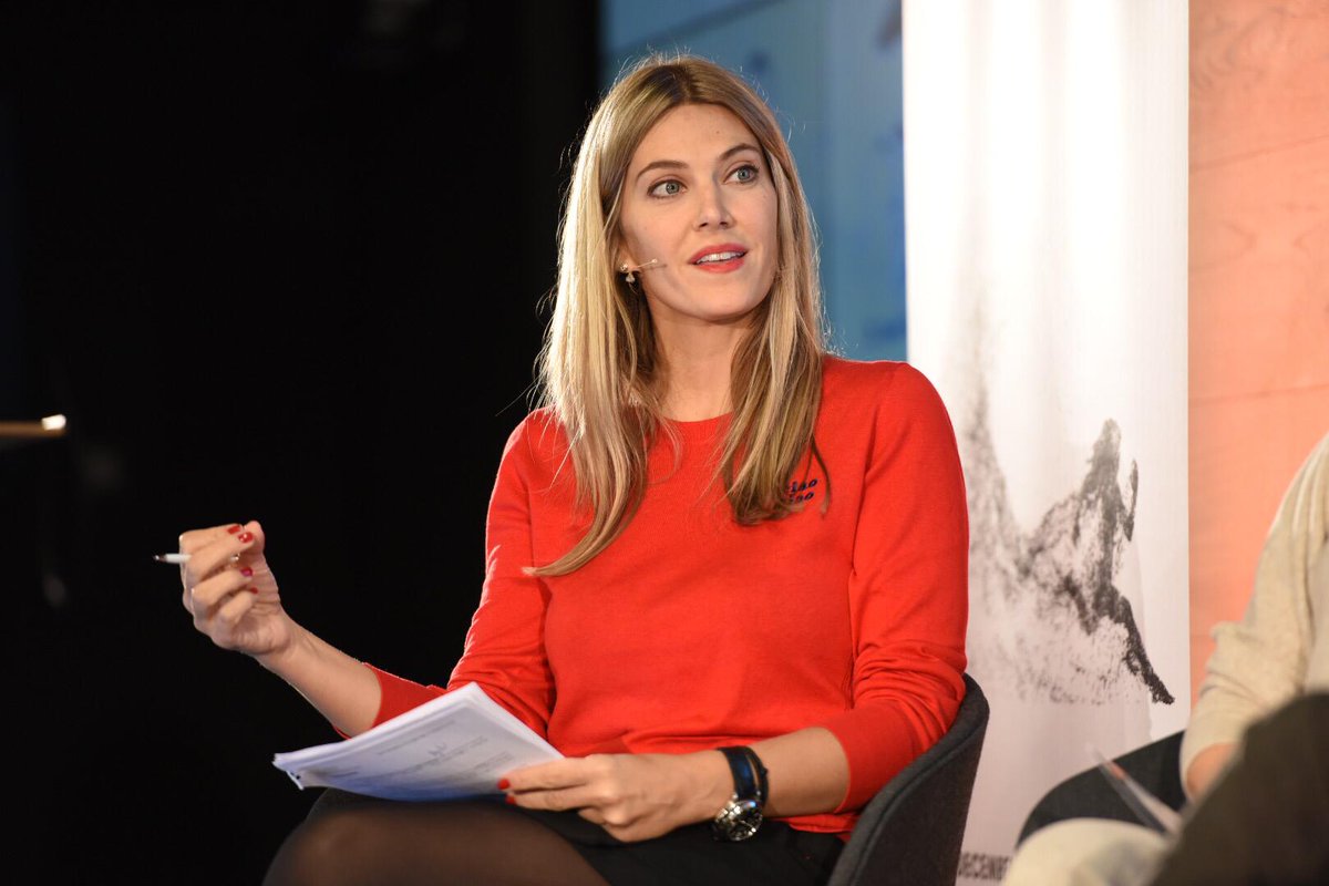 ⁉️How can we make #AI the right instrument to improve the #lifequality of 🇪🇺citizens? 
<a href="/EvaKaili/">Eva Kaili 🇬🇷🇮🇹</a> is telling us that, to take the best advantage of #digital transformation, we have to protect citizens without blocking #innovation. #FESIdigital