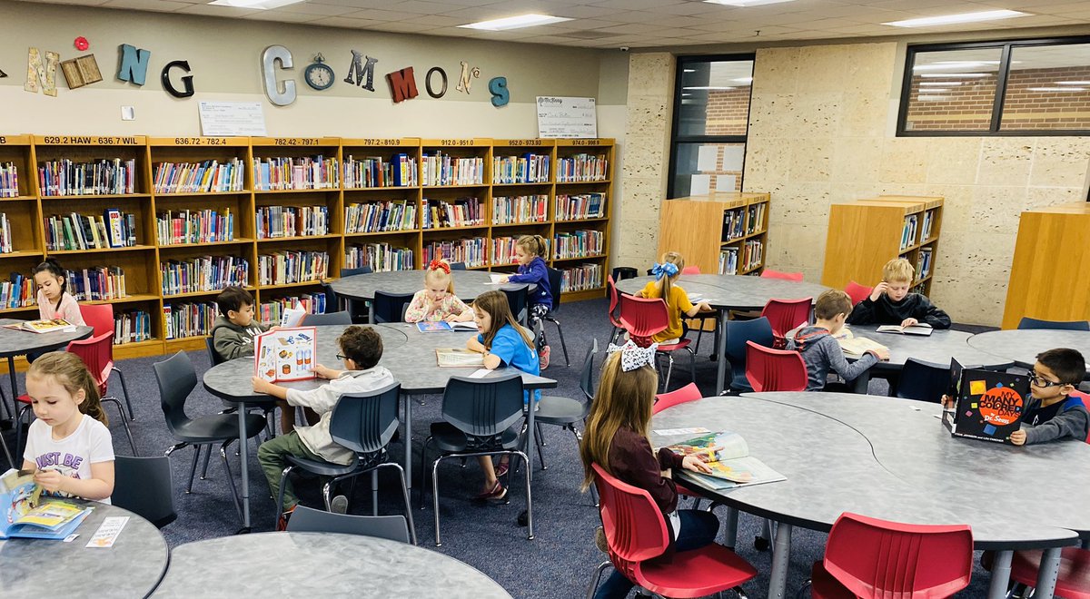 What a way to start our school day....READING!! These 1st grade Stars are getting those minutes in <a href="/MrsBuhrow/">Mrs. Buhrow</a>!! 🌟💙📚#walstars #mymisdreads