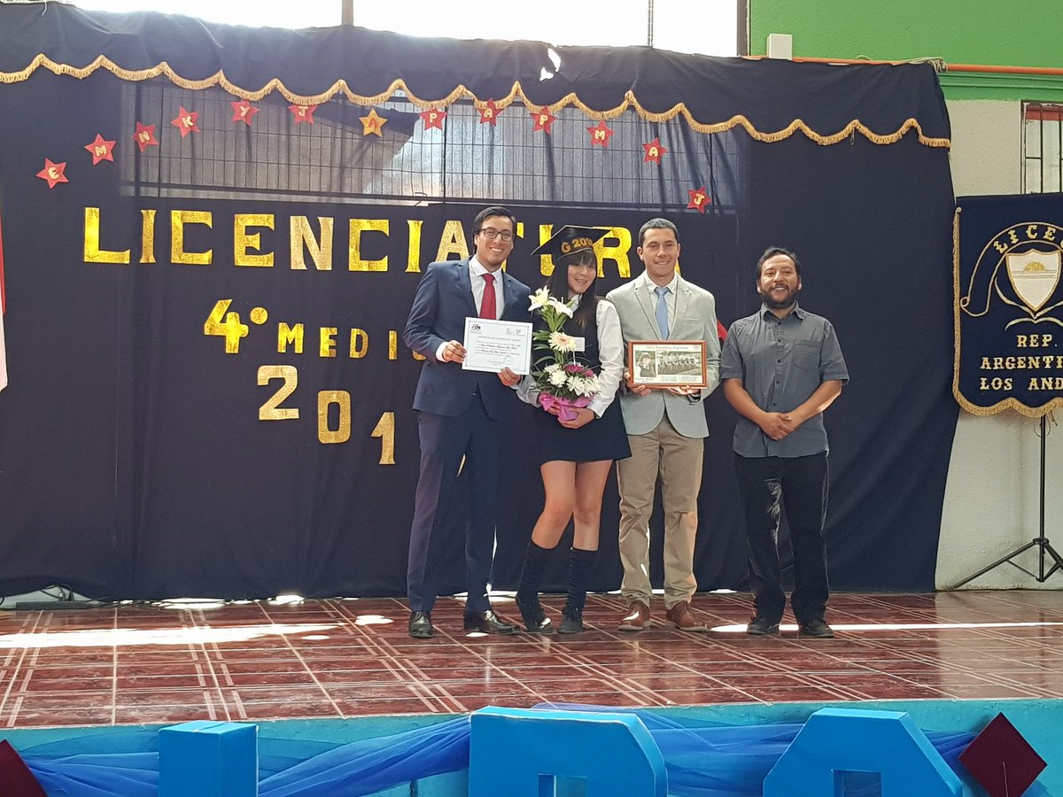 DAEMLosAndes's tweet photo. Liceo República Argentina

Nuestros mejores deseos y felicitaciones a los 13 alumnos que hoy se licencian de 4° medio. Jóvenes, empiezan un nuevo viaje con nuevas tareas y desafíos. Confiamos plenamente en sus capacidades y les deseamos todo el éxito mundo. 

#DAEMLosAndes https://t.co/watYPim2Tn