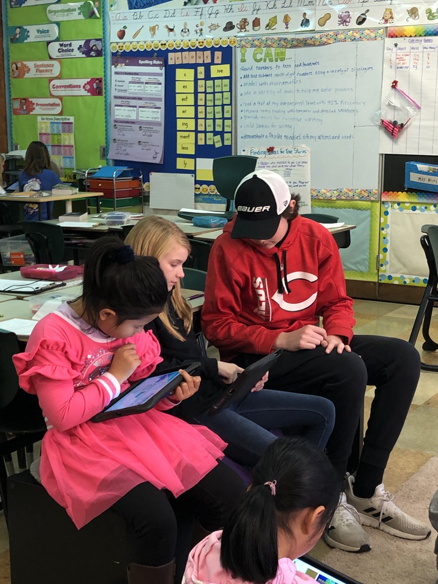 MrsPavlasek's tweet image. Thank you Jack & Joey from @ua_highschool for helping our class code! #HourOfCode @greensview_elem #morningmakers