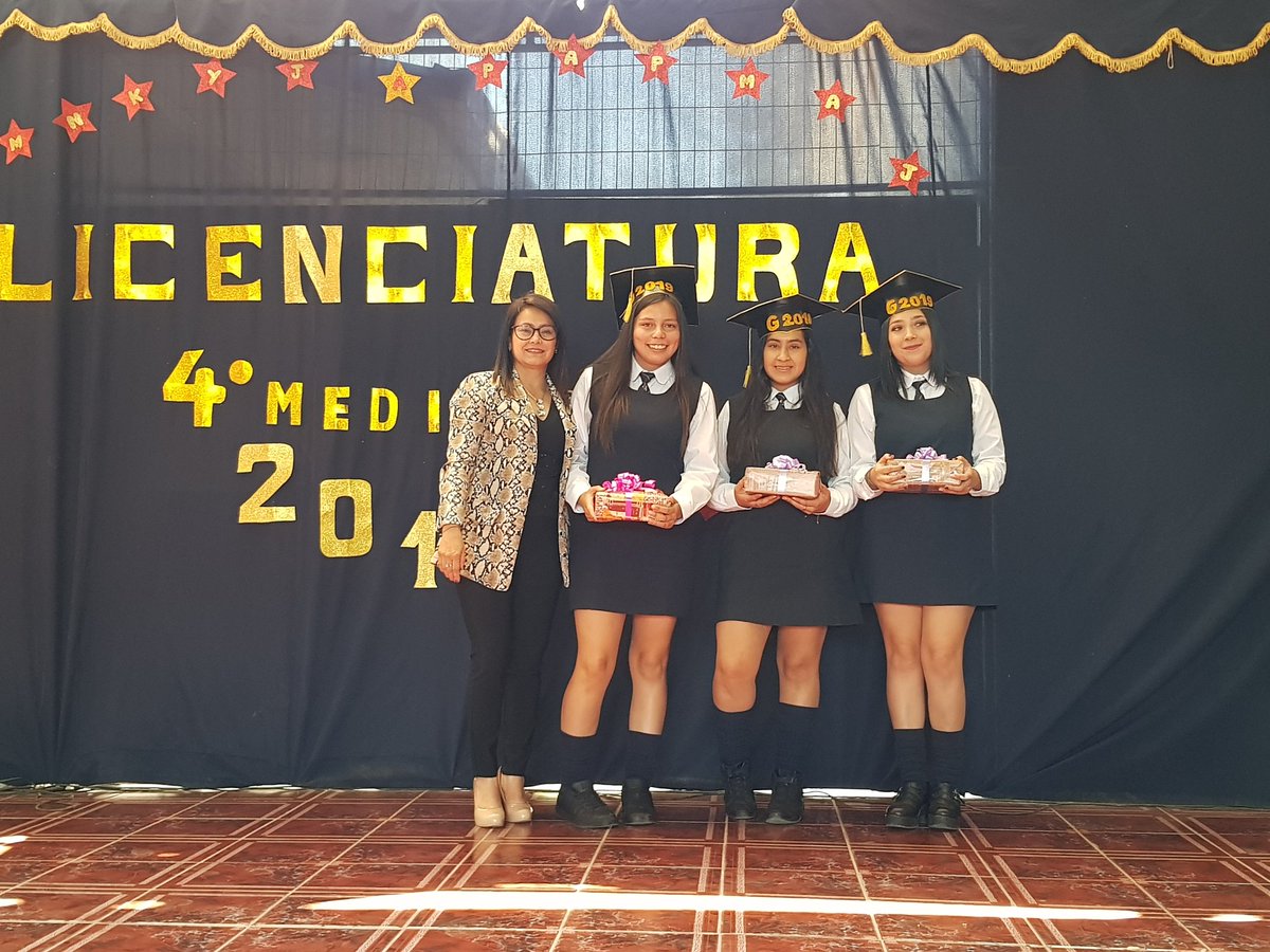 DAEMLosAndes's tweet photo. Liceo República Argentina

Nuestros mejores deseos y felicitaciones a los 13 alumnos que hoy se licencian de 4° medio. Jóvenes, empiezan un nuevo viaje con nuevas tareas y desafíos. Confiamos plenamente en sus capacidades y les deseamos todo el éxito mundo. 

#DAEMLosAndes https://t.co/watYPim2Tn